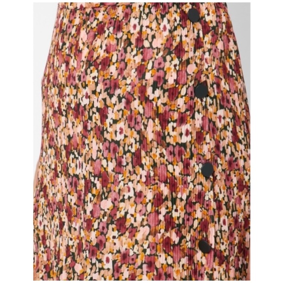 Black Tape Floral Pleated Skirt - Picture 9 of 10